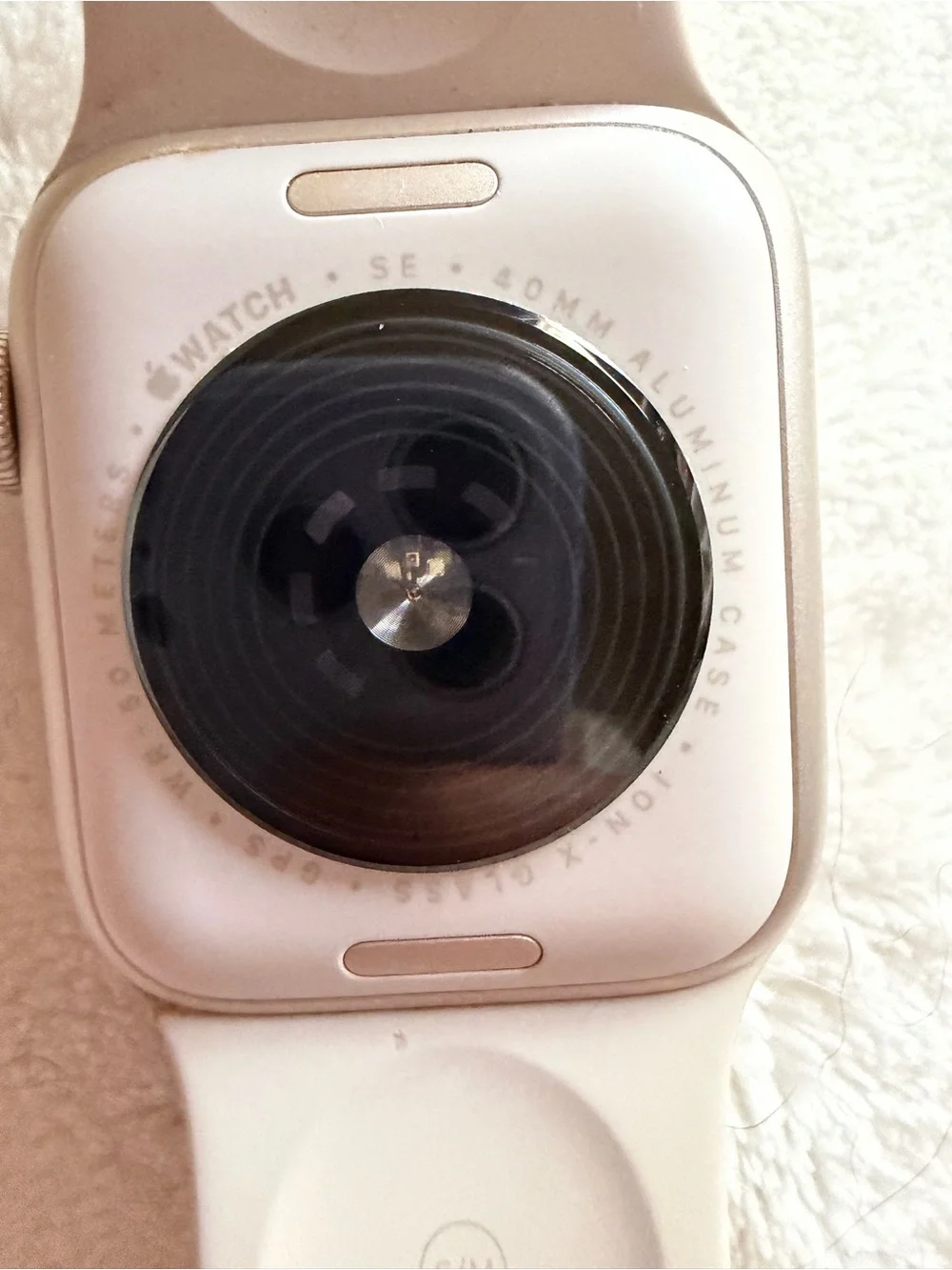 Apple smartwatch white